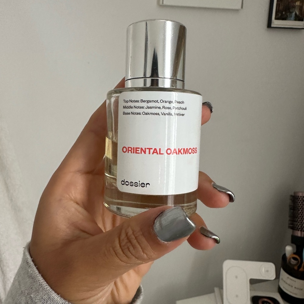 Dossier Oriental Oakmoss Fragrance with Silver Cap